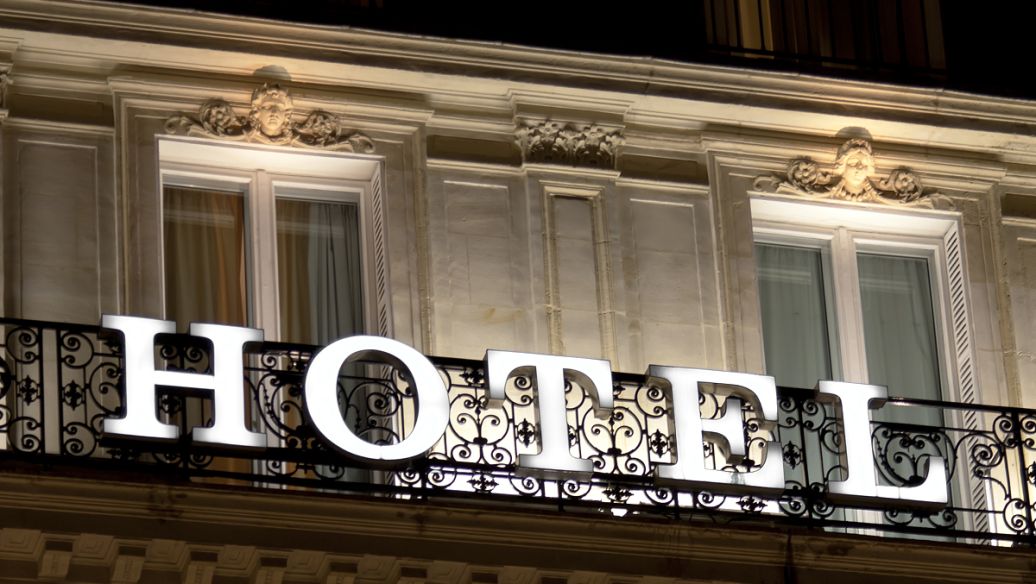 四川麻豆视频观看网址广告树脂发光字和亚克力字有什么区别?