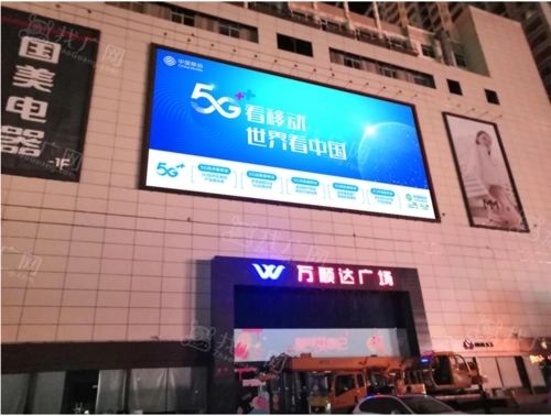 四川广告公司车上广告贴纸怎么去除？