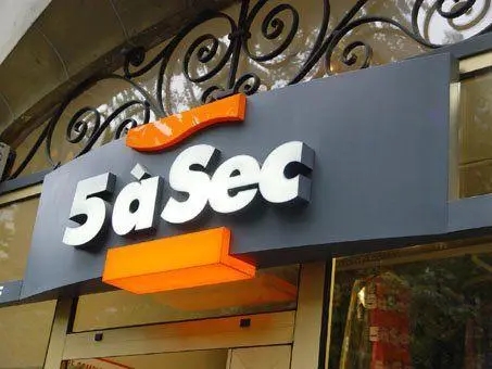 四川广告公司楼顶字安装流程是怎样的？