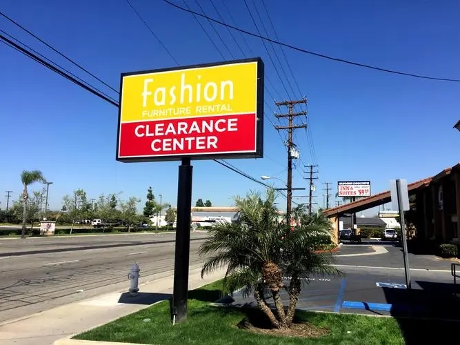 四川广告国产亚洲精品岁国产精麻豆高铁广告一般一年多少钱?